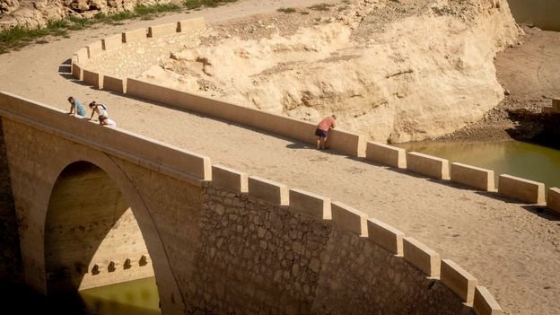 Despite the recent floods, Barcelona does not have enough water